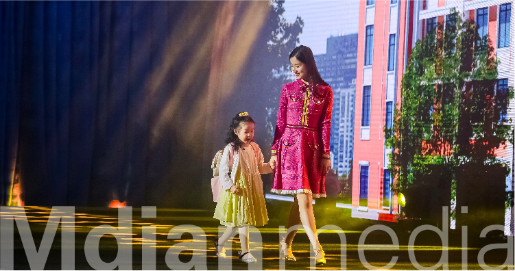 2020光明宜见倾心手机案例-13.jpg